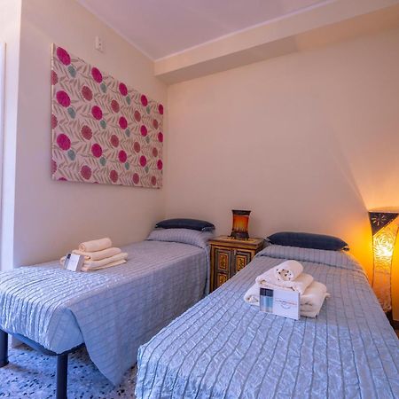 Riva Dante Apartment - Happy Rentals エクステリア 写真