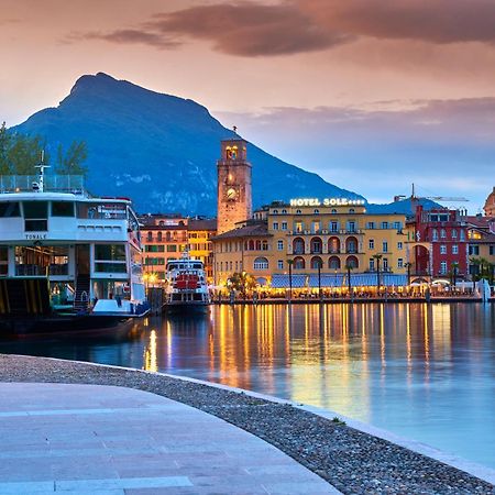 Riva Dante Apartment - Happy Rentals エクステリア 写真