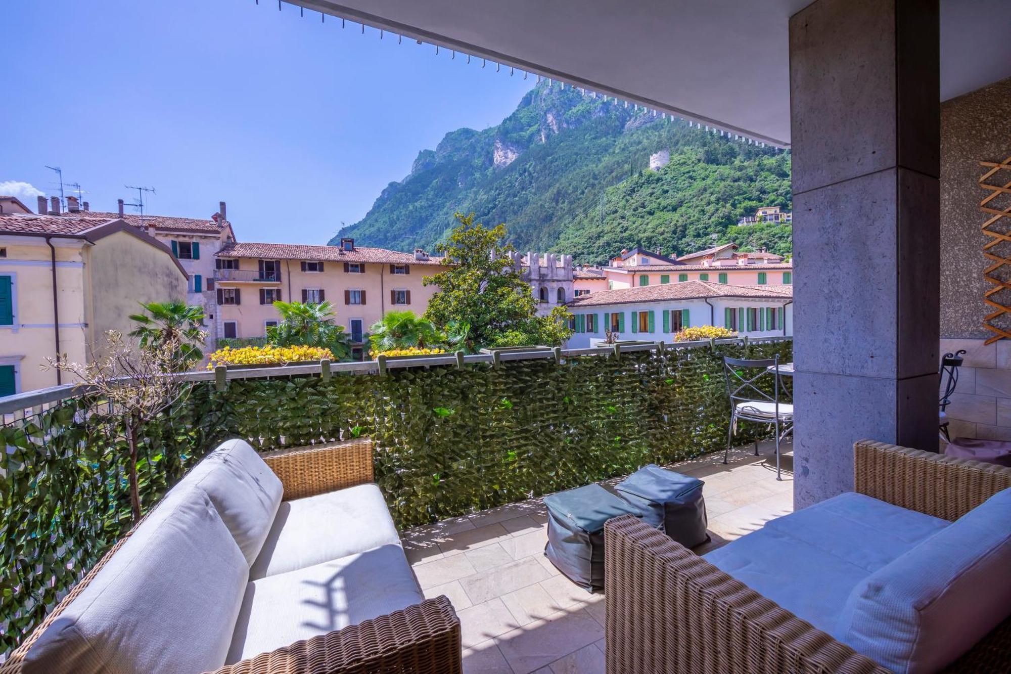 Riva Dante Apartment - Happy Rentals エクステリア 写真